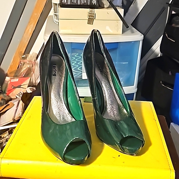 Spring Designer Shoes, Sz 9, Forest Green blends w/Deeper Green on Heel, 4" Heel - Picture 2 of 11